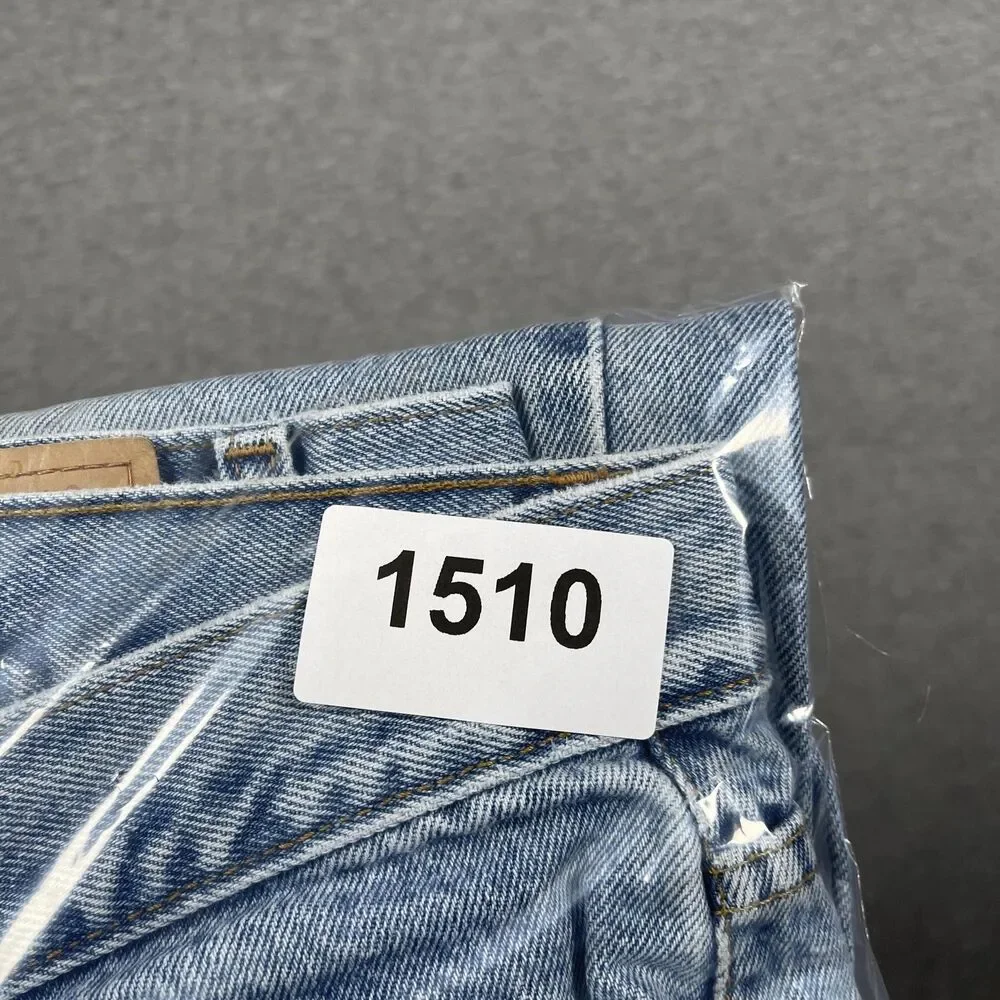 Vintage Levi's 550 Jeans Mens 33x32 Blue Light Wash Relaxed Straight Denim